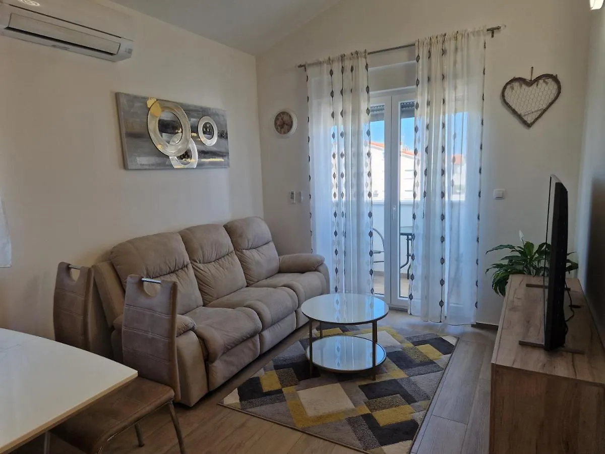 Apartman Sunrise Pula 0*,  Croatia